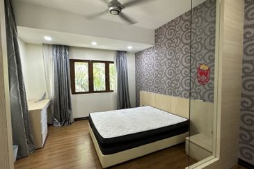 C H E A P 2 Storey C O R N E R Bungalow House renovated