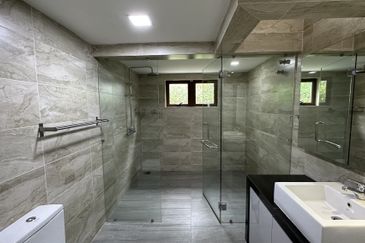 C H E A P 2 Storey C O R N E R Bungalow House renovated