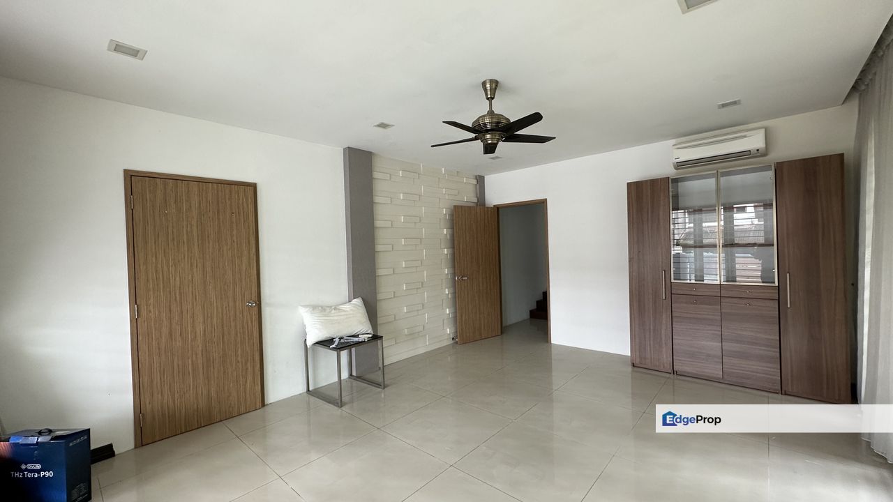 C H E A P 2 Storey C O R N E R Bungalow House renovated, Kuala Lumpur, Bangsar