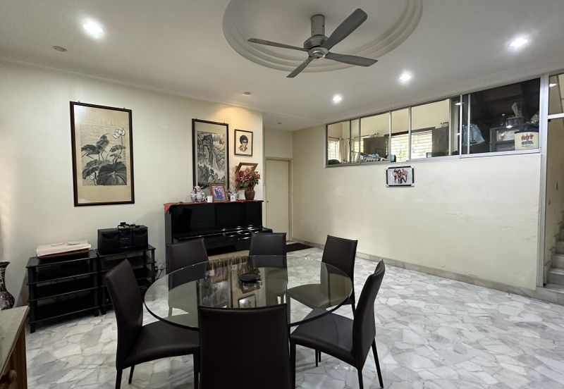 C H E A P 2 Storey Bungalow House @ Bangsar with guarded