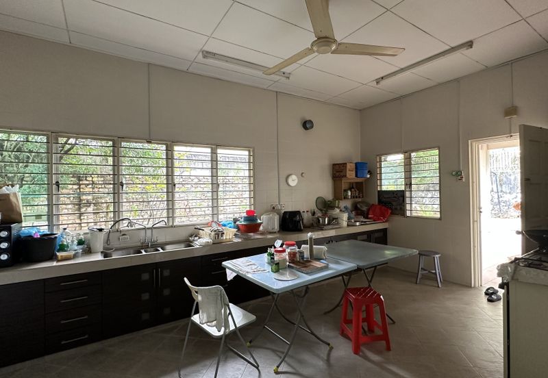 C H E A P 2 Storey Bungalow House @ Bangsar with guarded