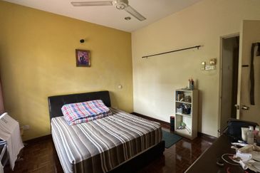 C H E A P 2 Storey Bungalow House @ Bangsar with guarded