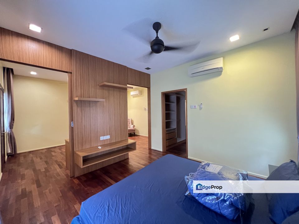 C H E A P 2 Storey Bunglow Gita Bayu with Pool@Seri Kembangan , Selangor, Seri Kembangan