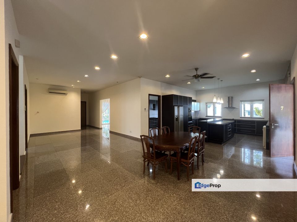 C H E A P 2 Storey Bungalow with swimming pool@ Gita Bayu , Selangor, Seri Kembangan