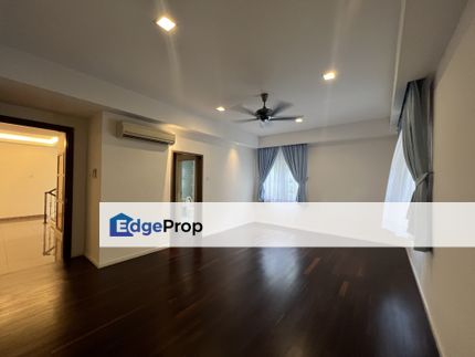 C H E A P 2 Storey Bungalow with swimming pool@ Gita Bayu , Selangor, Seri Kembangan