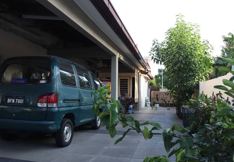 Bandar Tun Hussein Onn