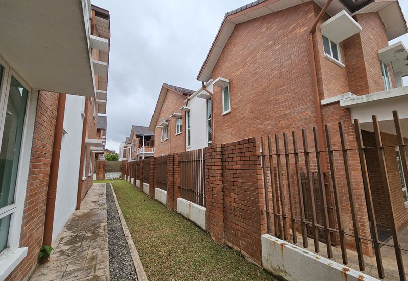  C H E A P 2 storey corner Bungalow @ Sg Long, Cheras