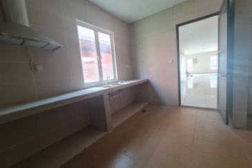  C H E A P 2 storey corner Bungalow @ Sg Long, Cheras