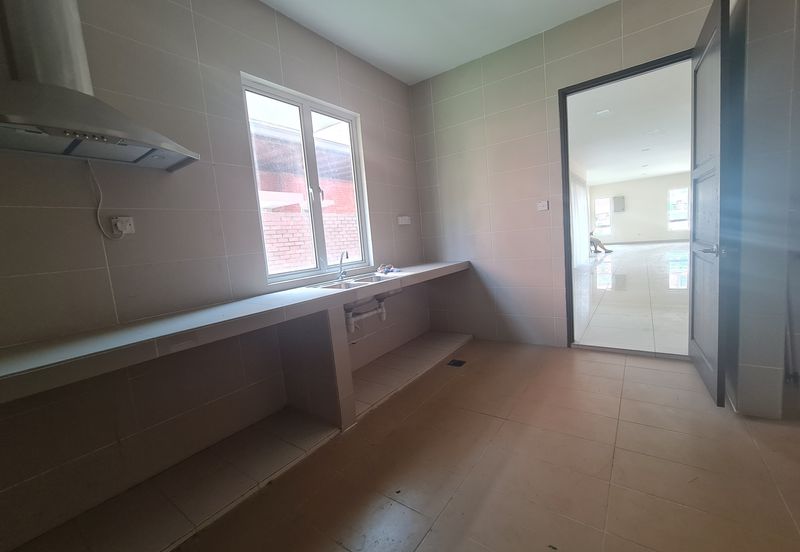  C H E A P 2 storey corner Bungalow @ Sg Long, Cheras