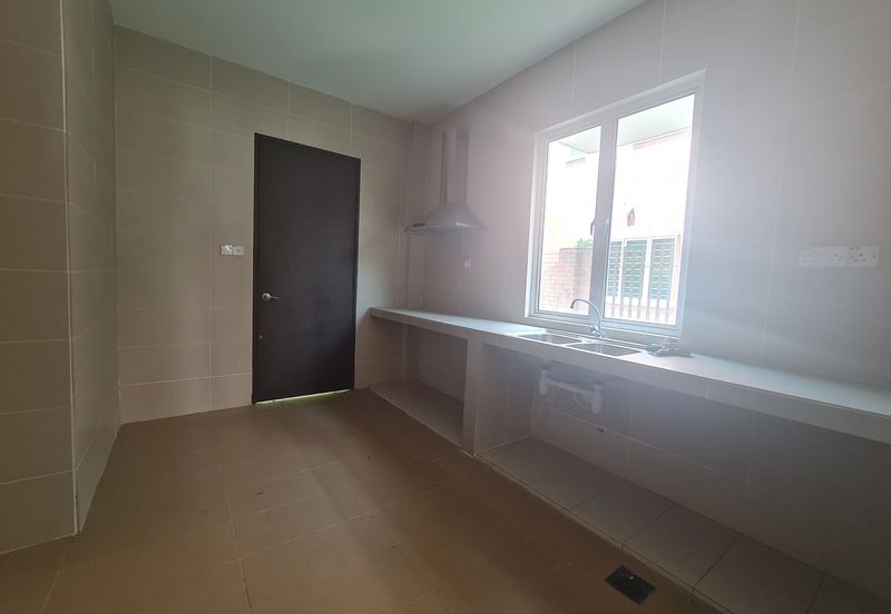  C H E A P 2 storey corner Bungalow @ Sg Long, Cheras