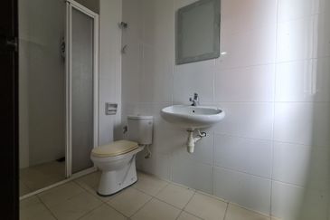  C H E A P 2 storey corner Bungalow @ Sg Long, Cheras