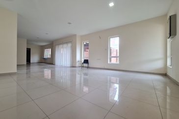  C H E A P 2 storey corner Bungalow @ Sg Long, Cheras