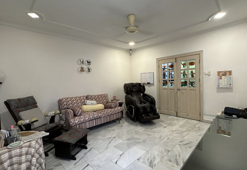 C H E A P 2 Storey Bungalow House bungalow @ Bangsar with well kept condition