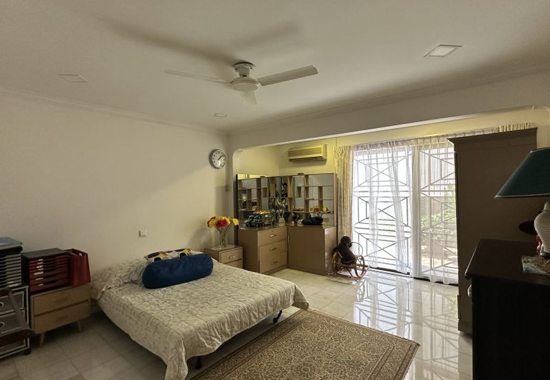 C H E A P 2 Storey Bungalow House bungalow @ Bangsar with well kept condition