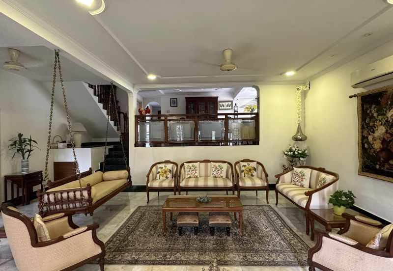 C H E A P 2 Storey Bungalow House bungalow @ Bangsar with well kept condition