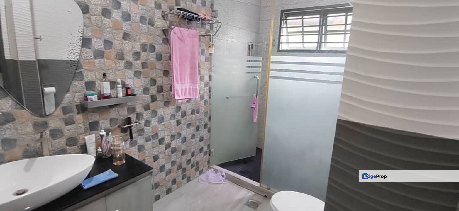 C H E A P 2 Sty Bungalow with Big Land @ Bandar Tun Hussein Onn, Selangor, Batu 9th Cheras