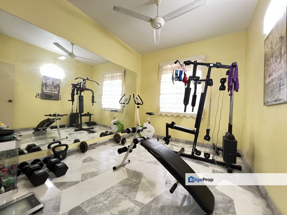 C H E A P renovated 2 sty house @ Alam Damai , Kuala Lumpur, Cheras