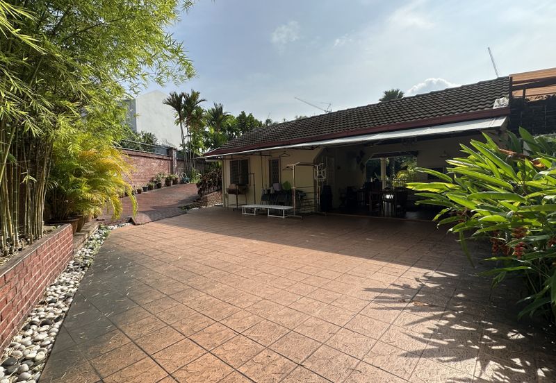 C H E A P 1 Sty Bungalow @ Bangsar, KL For Sale