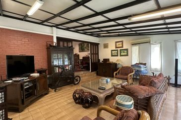 C H E A P 1 Sty Bungalow @ Bangsar, KL For Sale