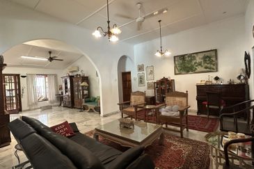 C H E A P 1 Sty Bungalow @ Bangsar, KL For Sale