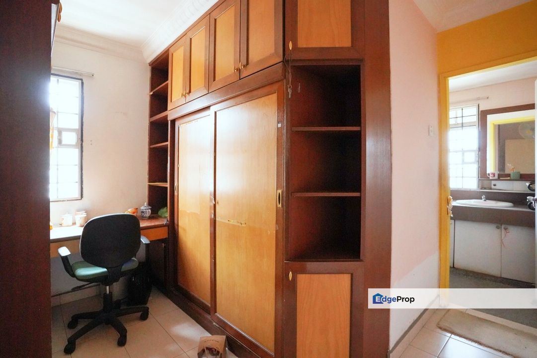 C H E A P 2 sty Semi D @ Cheras Perdana C P 8 facing Garden & guarded, Selangor, Batu 9th Cheras