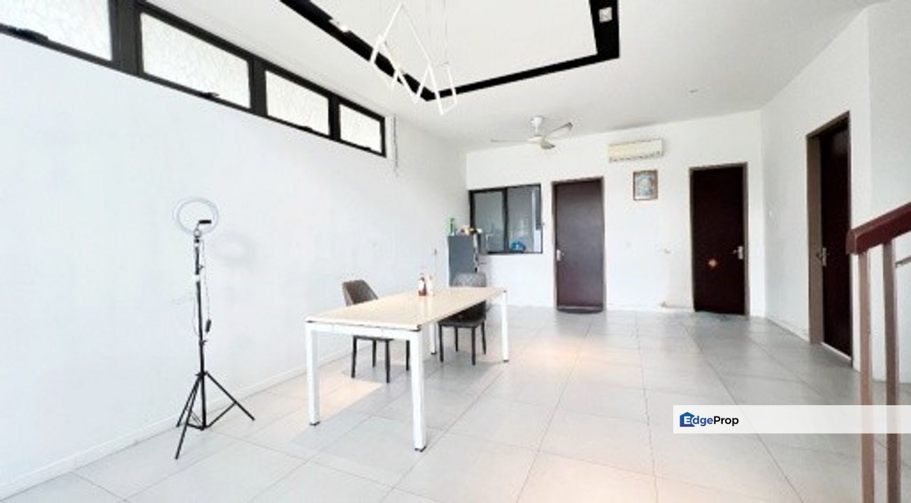 C H E A P Sutera Heights @ Cheras FLAT land E N D L O T house renovated with gated & guarded, Kuala Lumpur, Cheras