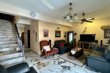 C H E A P 2 Storey House Terrace @ Taman Mutiara Barat For Sale