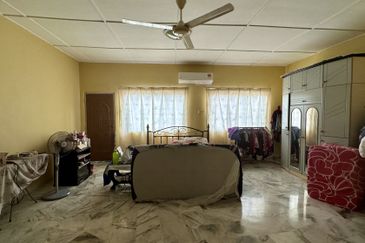 C H E A P 2 Storey House Terrace @ Taman Mutiara Barat For Sale