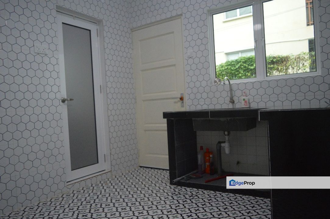 C H E A P 2-Storey Terrace House @ Tmn Cempaka, Selangor, Ampang