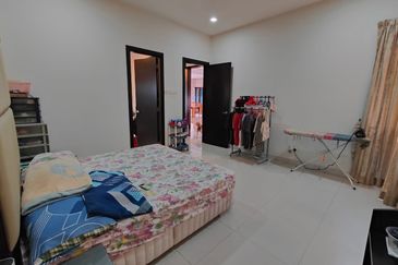 CHEAP 2 sty CORNER Bungalow at Bukit Sungai Long 
