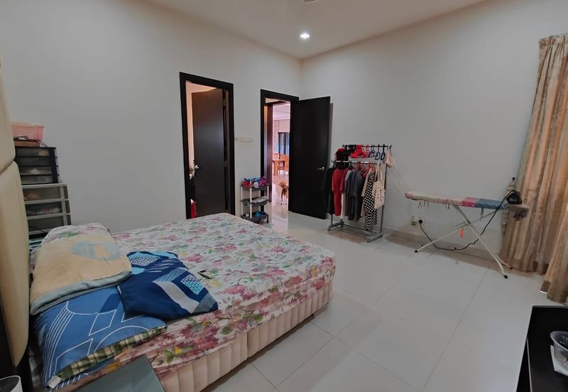 CHEAP 2 sty CORNER Bungalow at Bukit Sungai Long 