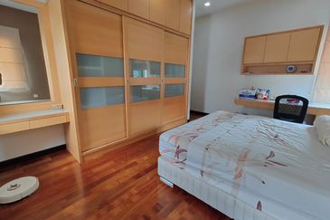 CHEAP 2 sty CORNER Bungalow at Bukit Sungai Long 