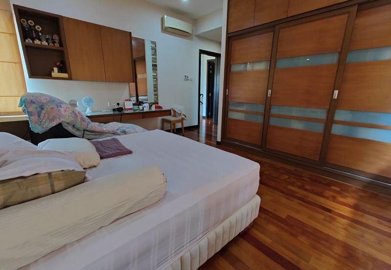 CHEAP 2 sty CORNER Bungalow at Bukit Sungai Long 