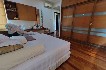 CHEAP 2 sty CORNER Bungalow at Bukit Sungai Long 