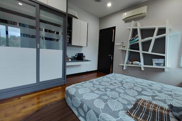 CHEAP 2 sty CORNER Bungalow at Bukit Sungai Long 