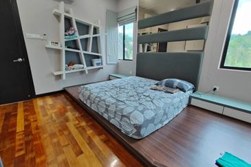 CHEAP 2 sty CORNER Bungalow at Bukit Sungai Long 