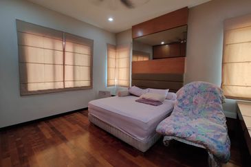 CHEAP 2 sty CORNER Bungalow at Bukit Sungai Long 