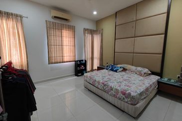 CHEAP 2 sty CORNER Bungalow at Bukit Sungai Long 