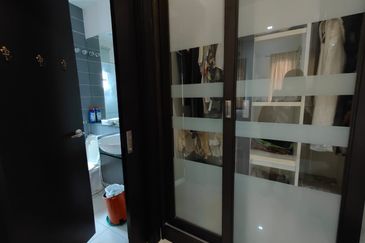 CHEAP 2 sty CORNER Bungalow at Bukit Sungai Long 