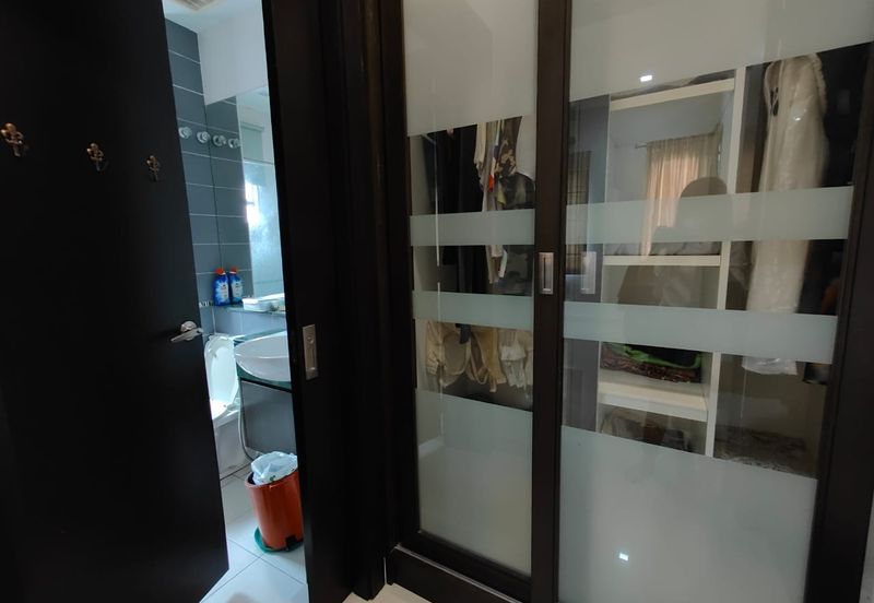 CHEAP 2 sty CORNER Bungalow at Bukit Sungai Long 