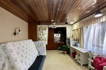 C H E A P 3 Storey Bungalow House at Bangsar For Sale