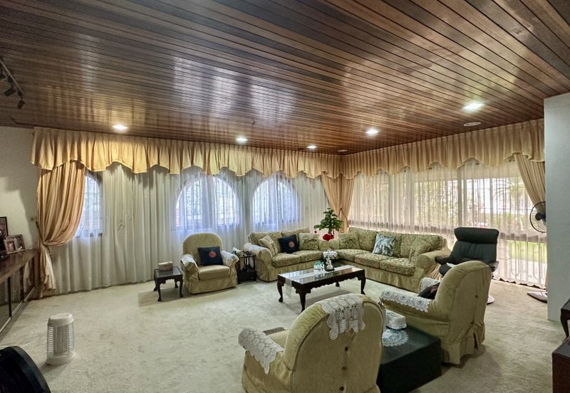 C H E A P 3 Storey Bungalow House at Bangsar For Sale