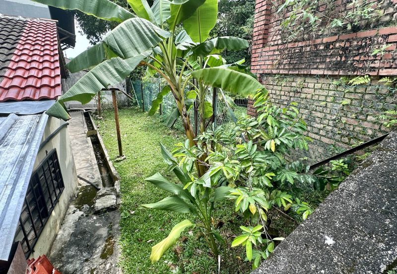 C H EA P 1 Storey Semi D House at Bangsar For Sale