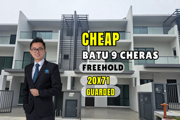 C H E A P 3 Storey Terrace @ Residensi Bukit Orkid, Batu 9 Cheras 
