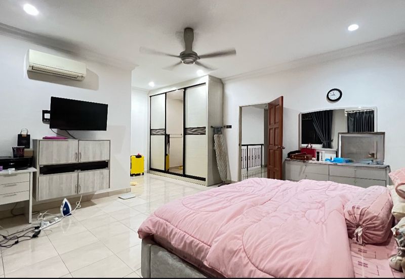 C H E A P 2.5 sty house @ Bandar Damai Perdana