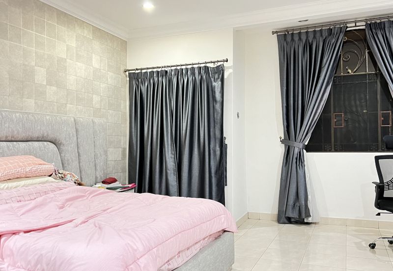 C H E A P 2.5 sty house @ Bandar Damai Perdana