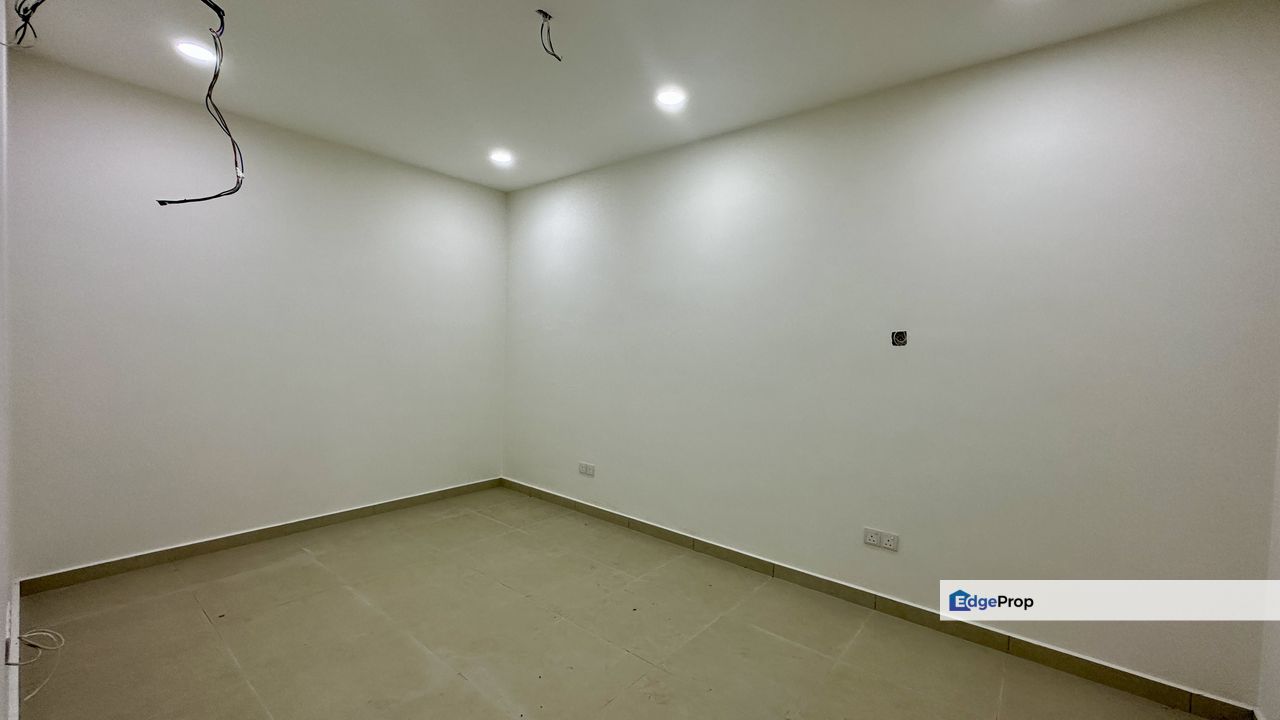 C H E A P Taynton View 2 Storey House Terrace , Kuala Lumpur, Cheras