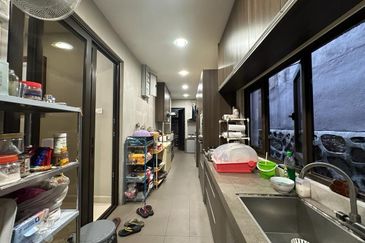 CHEAP 2 Sty Corner Semi-D at Bukit Sungai Long 