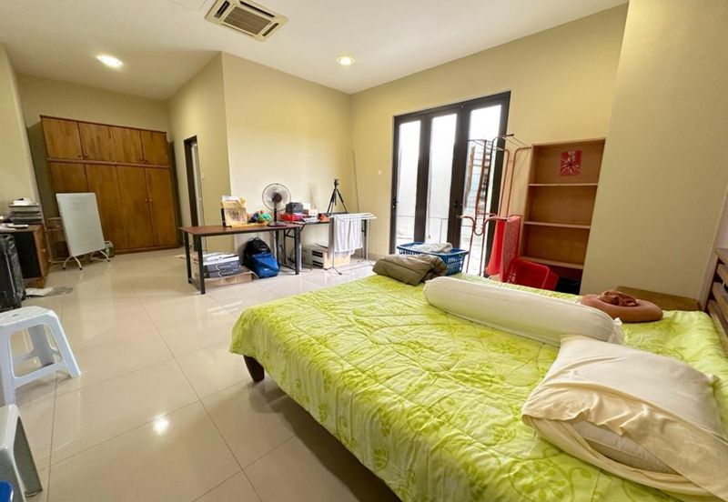 CHEAP 2 Sty Corner Semi-D at Bukit Sungai Long 