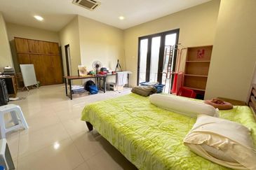 CHEAP 2 Sty Corner Semi-D at Bukit Sungai Long 